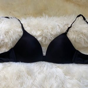Victoria Secrets No Wire / Sans Armature 34B